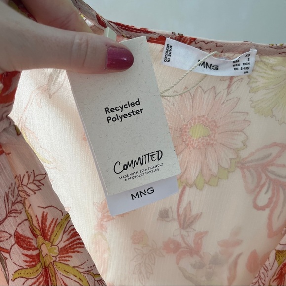 NWT Mango Faux Wrap V-Neckline Blouse in Floral Print with Defined Waist - Picture 6 of 6